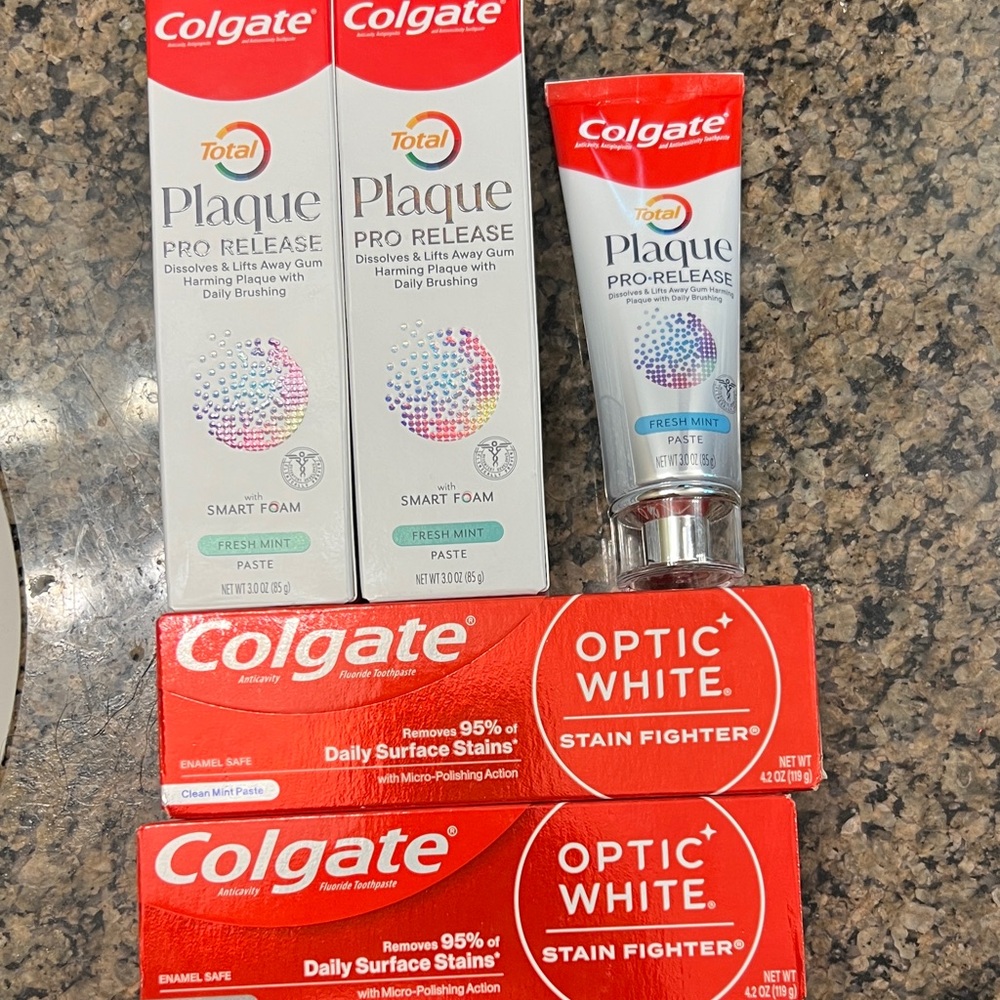 Colgate Toothpaste Set - - Picture 4 of 5
